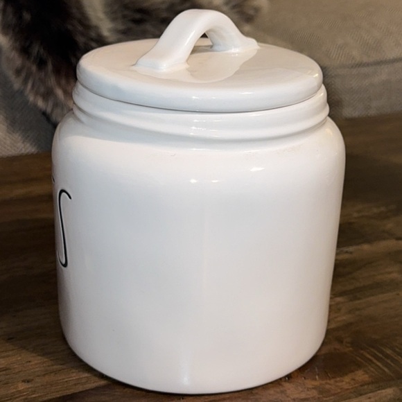 Rae Dunn Artisan Magenta White Ceramic Pet Jar ‘Dog Treats’ Canister - Picture 4 of 5